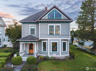 1219 5th St, Anacortes, WA 98221