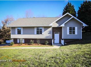 9220 Misty Ridge Dr, Chattanooga, TN 37416