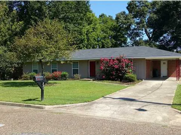 221 Hickory Ln, Prattville, AL 36066