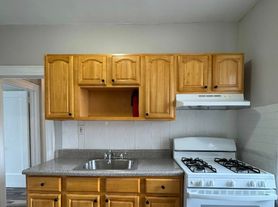75 N 7th St