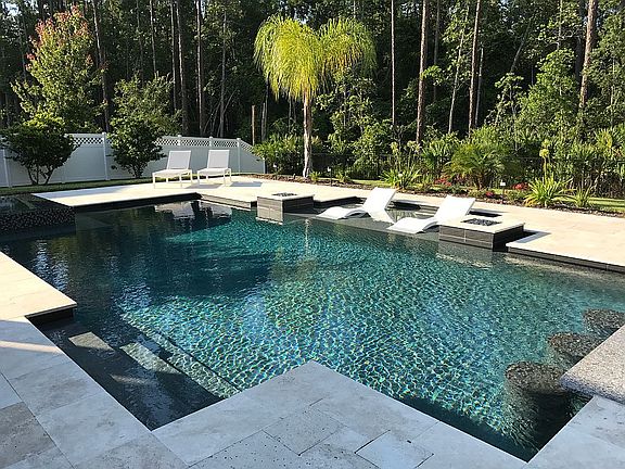 5th image of 108 Woodcross Dr
