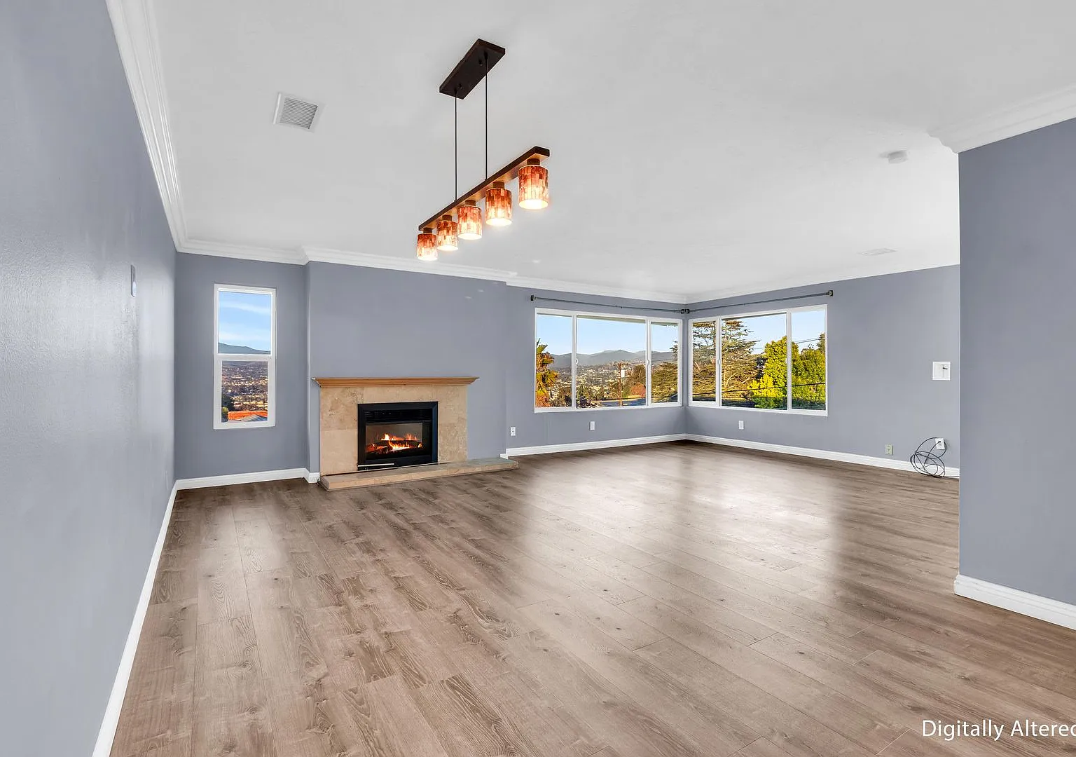 4 Bedrooms, 3 Bathroom, Two Story Home With Pool — Photo 4