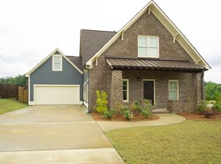 100 Oak Leaf Cir, Pell City, AL 35125