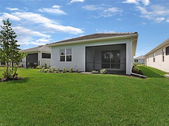 Home For Sale In SEASONS AT BONITA