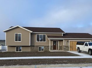 505 Magnolia Ln, Storm Lake, IA 50588