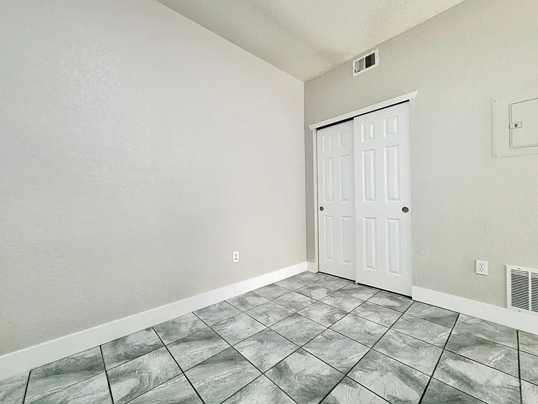908 S Yampa St #102 — Photo 4