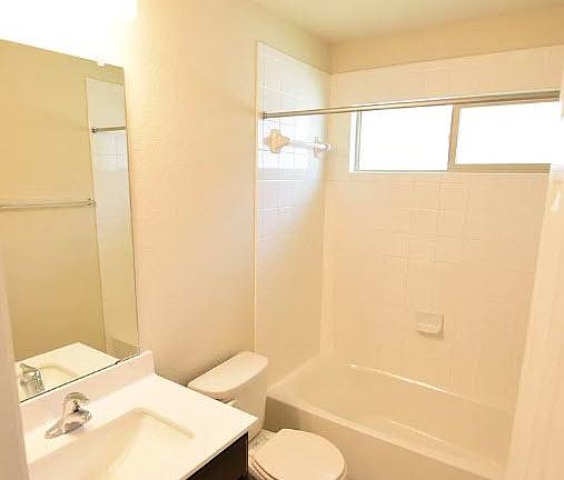 5th image of 1402 Amber Dawn Dr