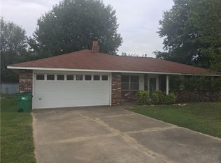 3201 S Turner St, Springdale, AR 72764