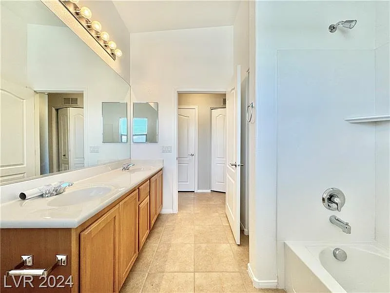Jeffreys St #2104 - 8805* - 1 — Photo 4