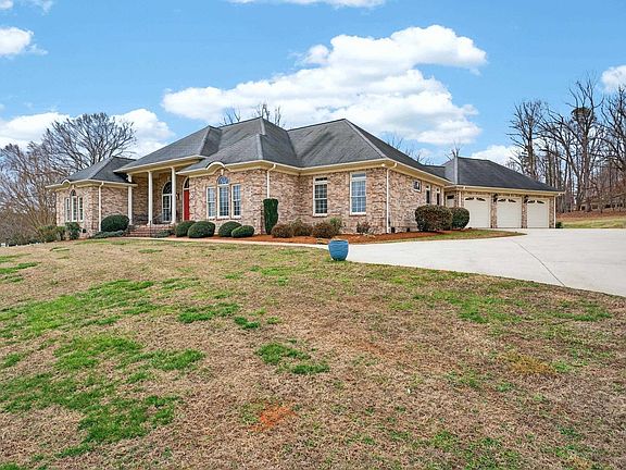 3rd image of 185 Earles Fort Rd