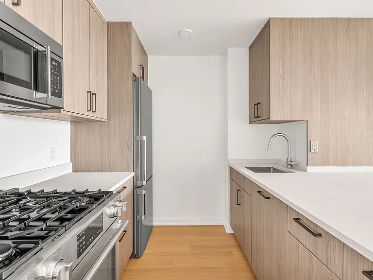 200 W 60th St #28D — Photo 8