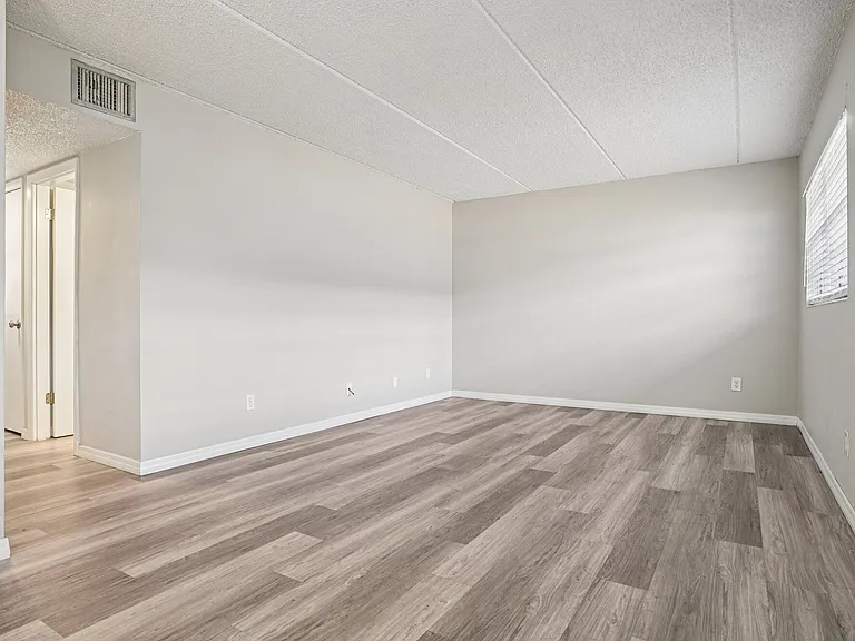 The Element at 464 — Photo 20