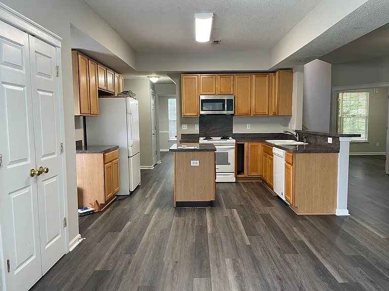 5603 Falls Ridge Ln — Photo 10