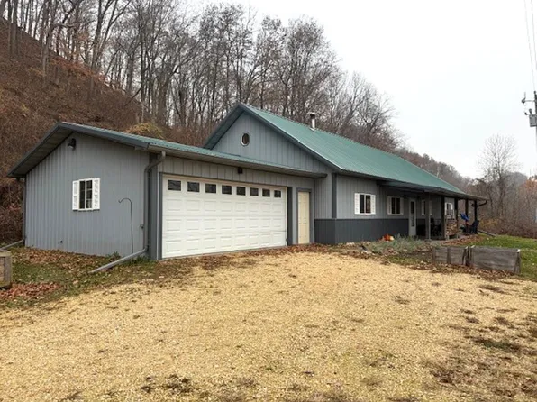 17420 Highway 52, Bellevue, IA 52031