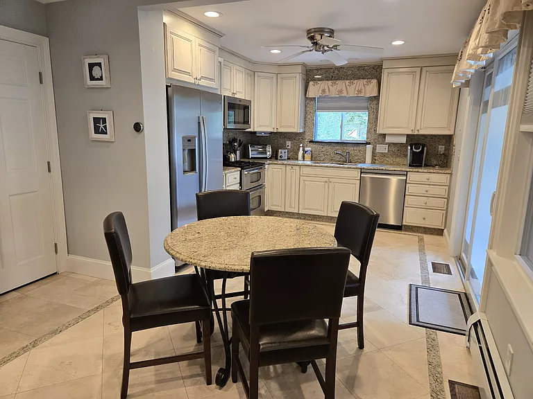 54 Main St #2 — Photo 7