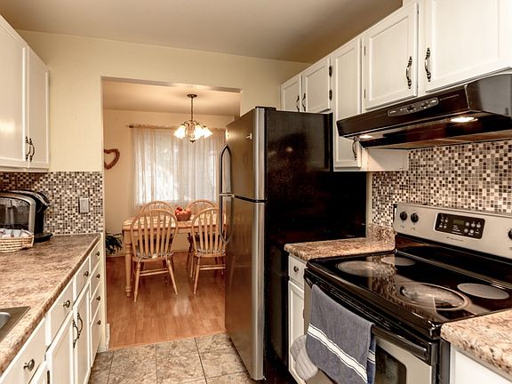 4th image of 1307 NW Slate Ln