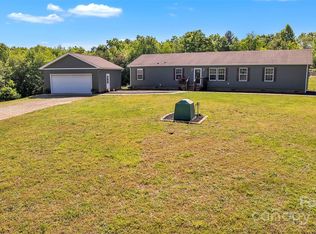 725 Hunters Ridge Rd, Taylorsville, NC 28681