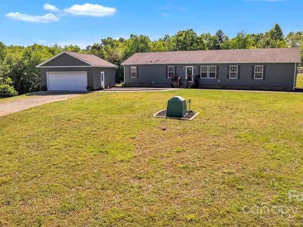725 Hunters Ridge Rd, Taylorsville, NC 28681