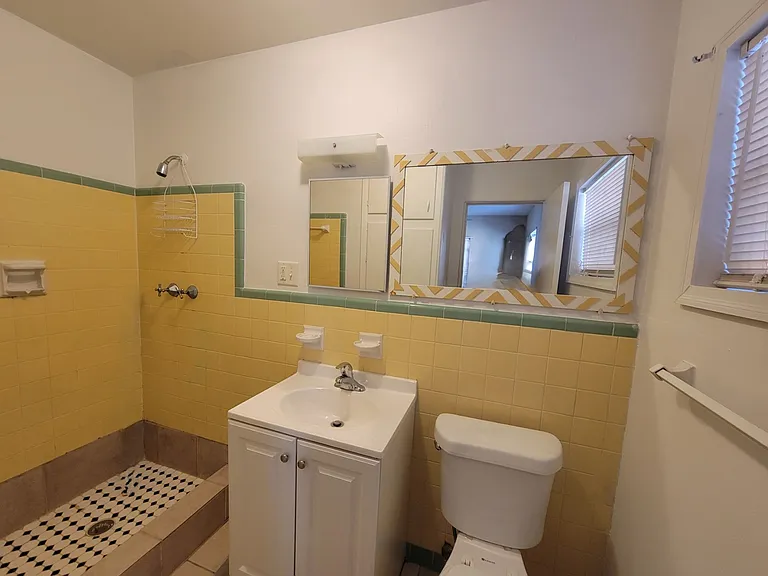 305 S Ocean Dr #4 — Photo 10