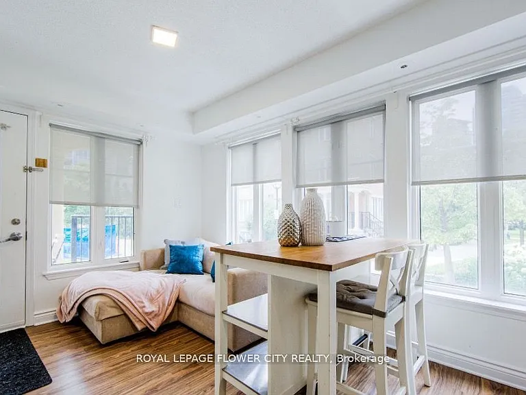 34 Western Battery Rd #423 — Photo 10