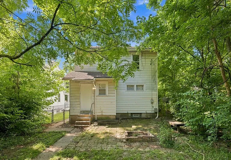 147 W Hudson Ave — Photo 3