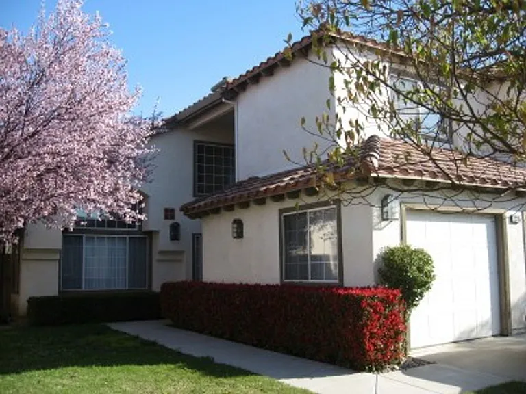 2315 Redington Dr — Photo 1
