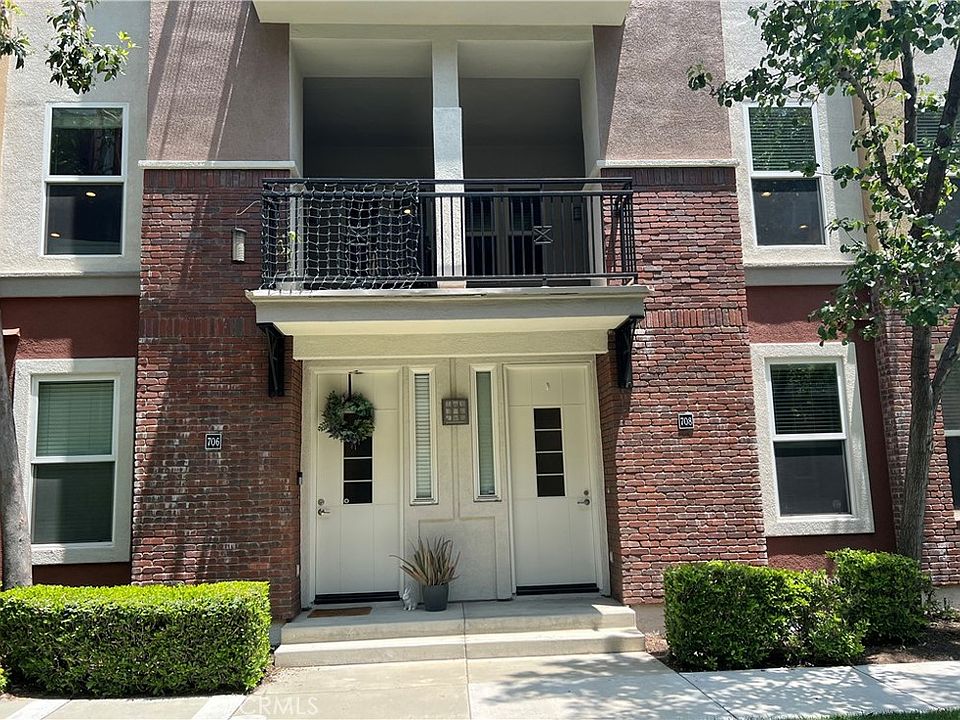 1st image of 708 W 1st St