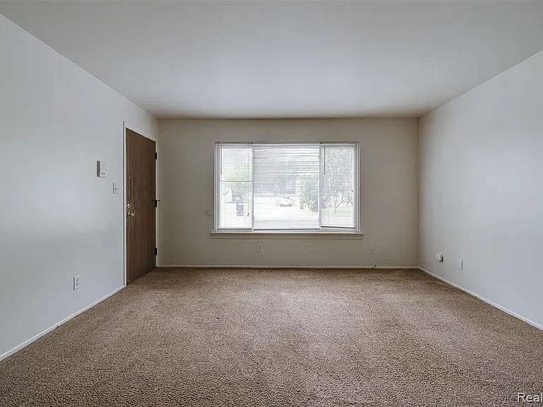 35281 Lewis St #20 — Photo 13