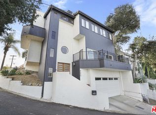 4555 Ensenada Dr, Woodland Hills, CA 91364