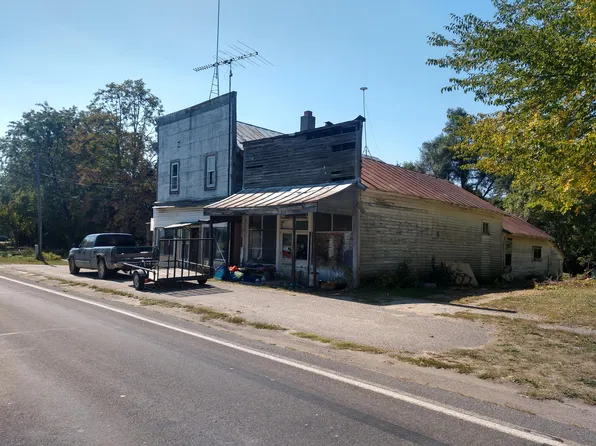 7518 S Crystal Rd, Carson City, MI 48811