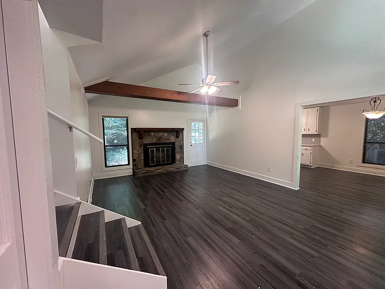 102 Southfork Dr — Photo 6