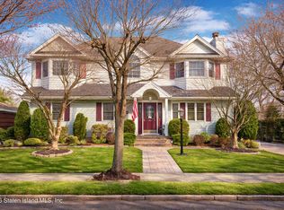 157 Barclay Ave, Staten Island, NY 10312