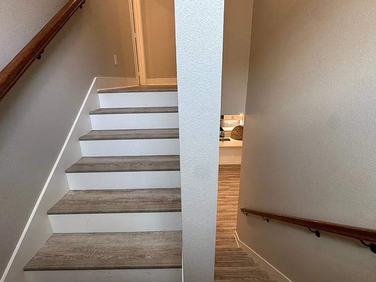 7110 Alexander Dr — Photo 29