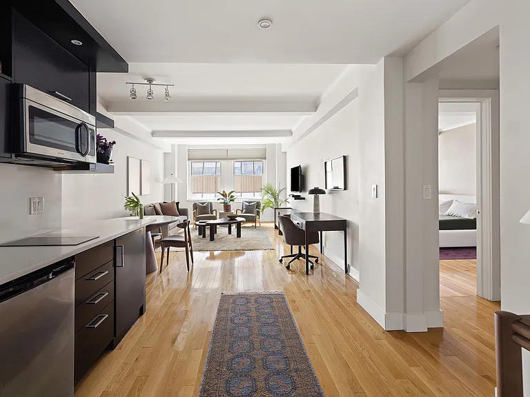 111 E 56th St #704 — Photo 3