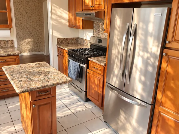 14900 Simonds St, Mission Hills, CA 91345