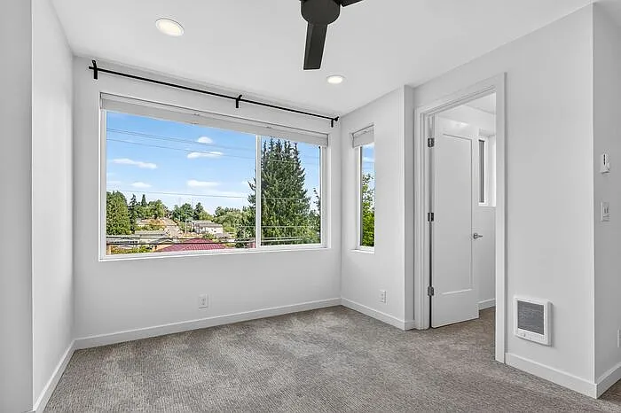 3819 S Cloverdale St — Photo 23