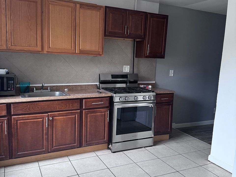1st image of 256 Charles Ave Floor 2
