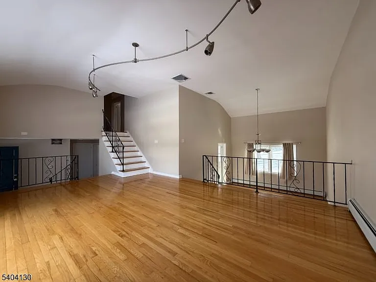 126 Sagamore Dr — Photo 5