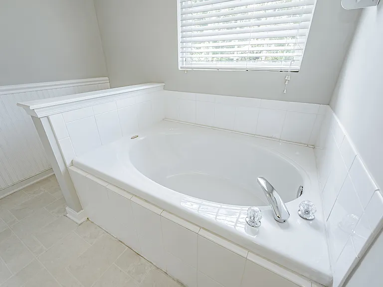 9520 Meredith Creek Ln — Photo 16