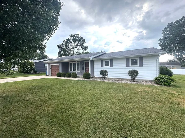 526 Sara Dr, Centralia, IL 62801