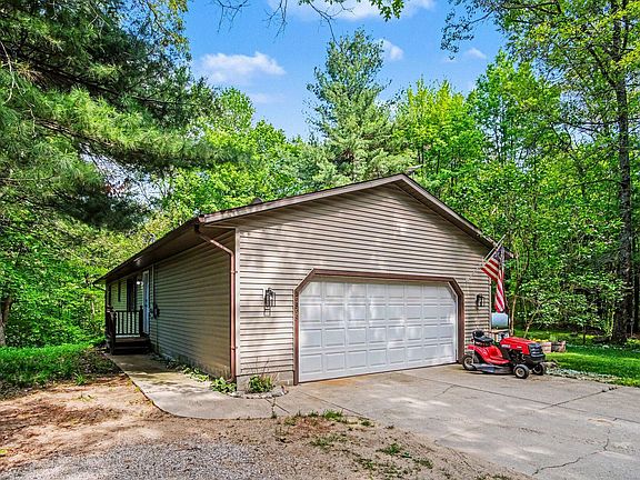 3rd image of 5858 Chaz Dr