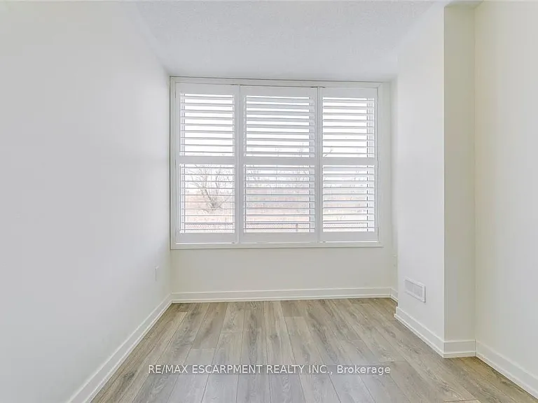 209 Fowley Dr — Photo 38