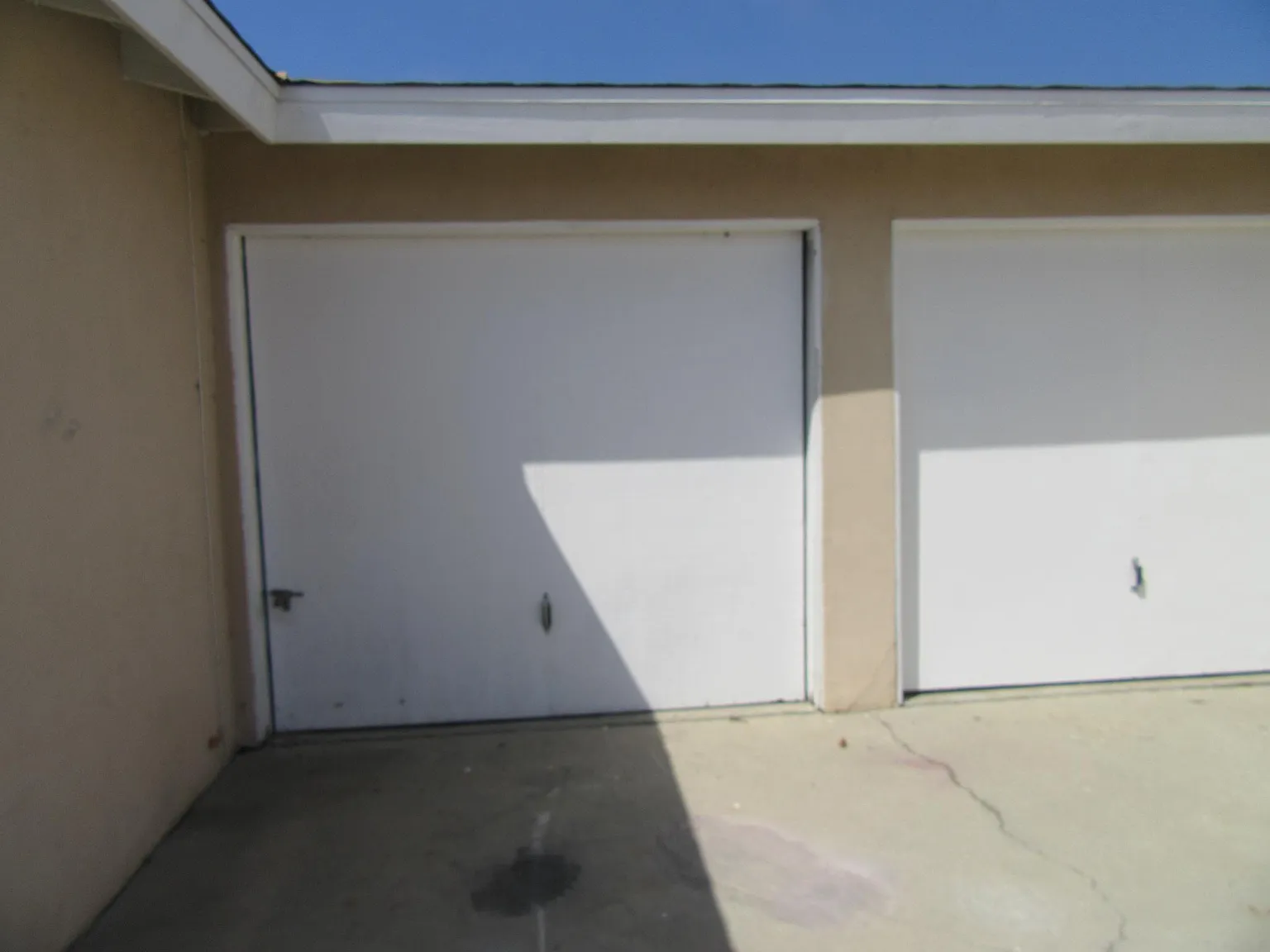 2 bed, 845 sqft, $2,400 — Photo 2