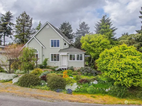 7604 SW 258th Court, Vashon, WA 98070