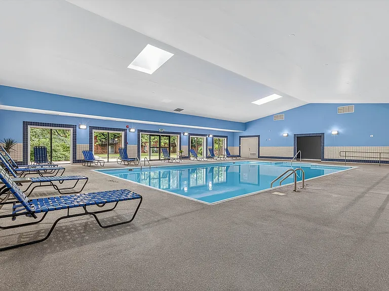 18-Indoor Pool
