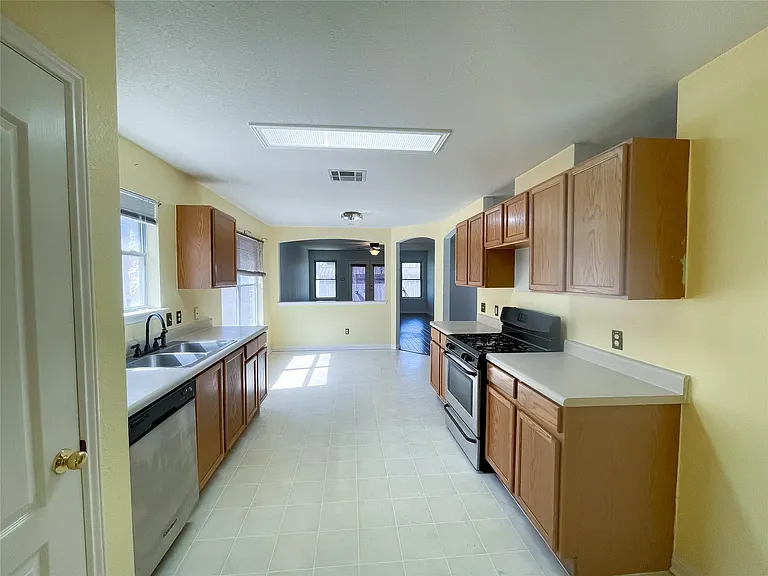 3906 Haleys Way — Photo 5