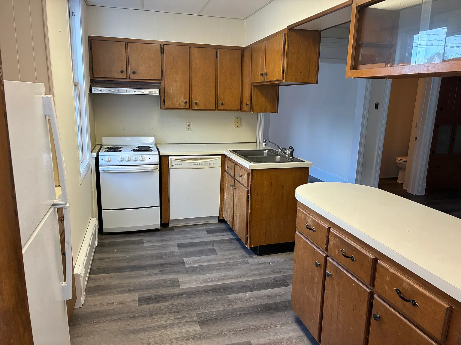 1 bed, 750 sqft, $1,150 — Photo 3