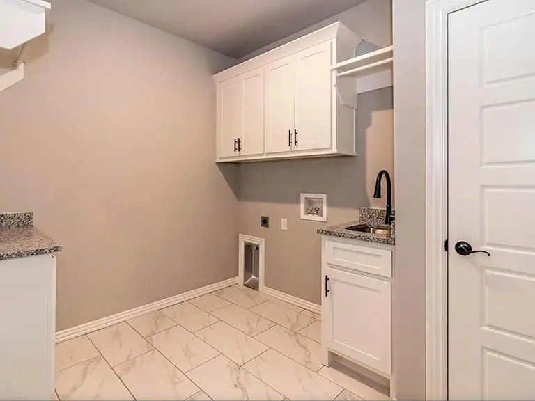 6302 S 59th St — Photo 17