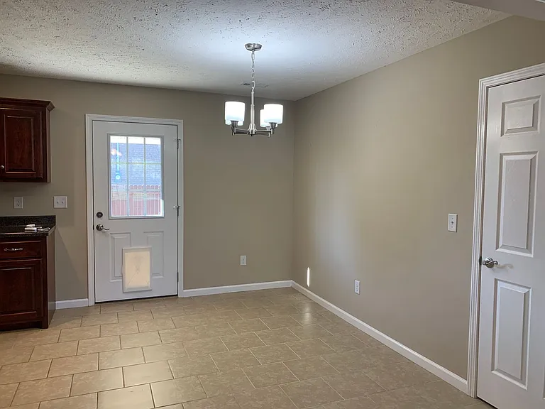379 Hendrixson Dr — Photo 9