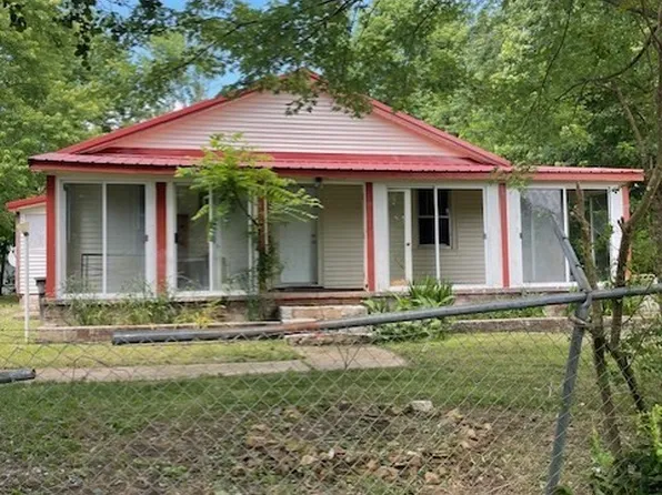 103 E High St, Ethridge, TN 38456